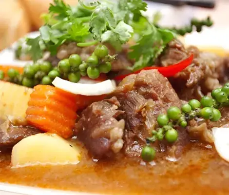 Hướng Dẫn Cách Nấu Sườn Bò Hầm Bắp Mềm Ngọt Cho Bữa Cơm Gia Đình Hướng Dẫn Cách Nấu Sườn Bò Hầm Bắp Mềm Ngọt Cho Bữa Cơm Gia Đình