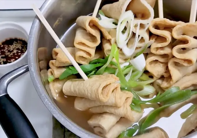 Hướng Dẫn Cách Nấu Súp Hàn Quốc Tại Nhà: Từ Kim Chi Đến Súp Xương Bò