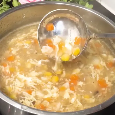 Cách Nấu Súp Ngô Ngọt Ngon, Mịn, Bổ Dưỡng: 3 Công Thức Tôm, Gà, Nấm Cho Bé Ăn Dặm & Cả Nhà Cách Nấu Súp Ngô Ngọt Ngon, Mịn, Bổ Dưỡng: 3 Công Thức Tôm, Gà, Nấm Cho Bé Ăn Dặm & Cả Nhà