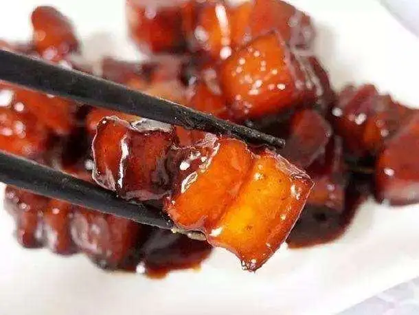 Mẹo Nấu Thịt Kho Tàu Nhanh Mềm Bằng Nguyên Liệu Dễ Kiếm Cho Bữa Cơm Gia Đình