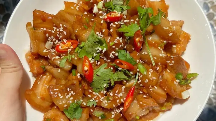 Cách Nấu Thịt Lợn Rim Nước Mắm Thơm Ngon Đậm Đà Cho Bữa Cơm Gia Đình Cách Nấu Thịt Lợn Rim Nước Mắm Thơm Ngon Đậm Đà Cho Bữa Cơm Gia Đình