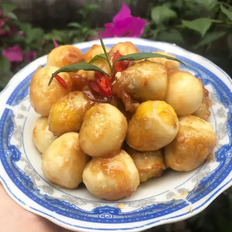 Hướng Dẫn Cách Nấu Trứng Cút Sốt Me Chua Ngọt Đơn Giản Tại Nhà
