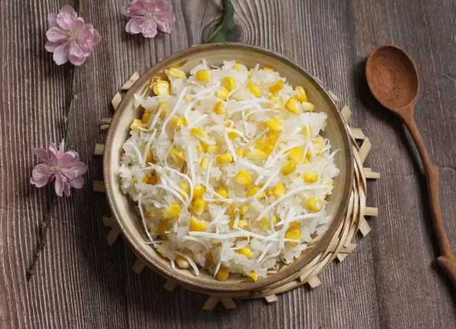 Hướng Dẫn Chi Tiết Cách Nấu Xôi Bắp Thái Thơm Ngon Dẻo Mịn Tại Nhà