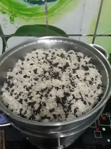 Hướng Dẫn Chi Tiết Cách Nấu Xôi Đỗ Đen Bằng Lò Vi Sóng Nhanh Dẻo Thơm Tại Nhà Hướng Dẫn Chi Tiết Cách Nấu Xôi Đỗ Đen Bằng Lò Vi Sóng Nhanh Dẻo Thơm Tại Nhà