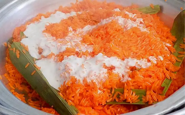 Cách Nấu Xôi Gấc Ngon Để Bán: Quy Trình Đỏ Đẹp, Dẻo Lâu Cho Người Kinh Doanh