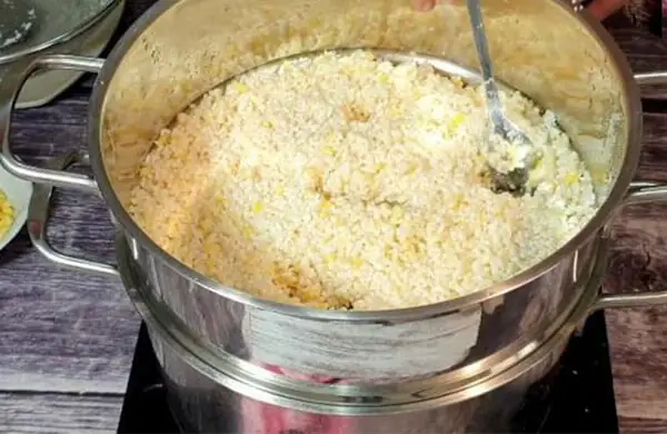 Hướng Dẫn Hấp Xôi Bằng Xửng Thơm Dẻo Đơn Giản Tại Nhà