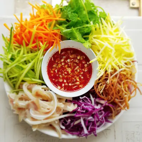 Cách Pha Nước Trộn Nộm Đa Năng Chuẩn Vị Chua Ngọt Cho Mọi Món Gỏi