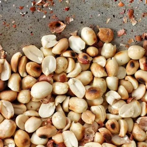 Hướng Dẫn Chi Tiết Cách Rang Đậu Phộng Nguyên Vỏ Thơm Ngon, Giòn Lâu Tại Nhà