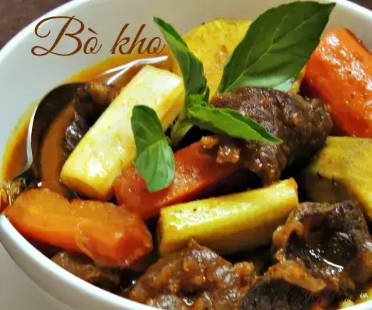 Hướng Dẫn Tỉa Hoa Cà Rốt Nấu Bò Kho Đơn Giản Cho Người Mới Bắt Đầu