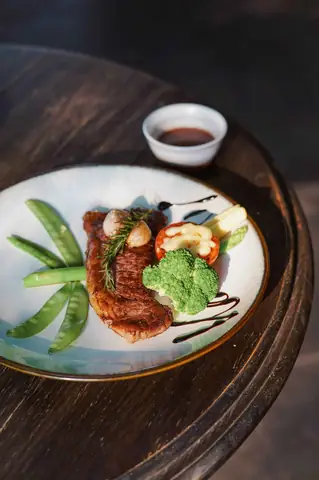Hướng Dẫn Cách Trang Trí Món Ăn Đãi Tiệc Đẹp Mắt Tại Nhà