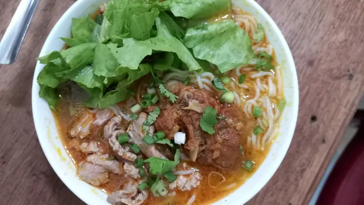 Hướng Dẫn Chi Tiết Cách Ướp Xương Heo Nấu Bún Thơm Ngon, Đậm Đà Cho Bữa Sáng