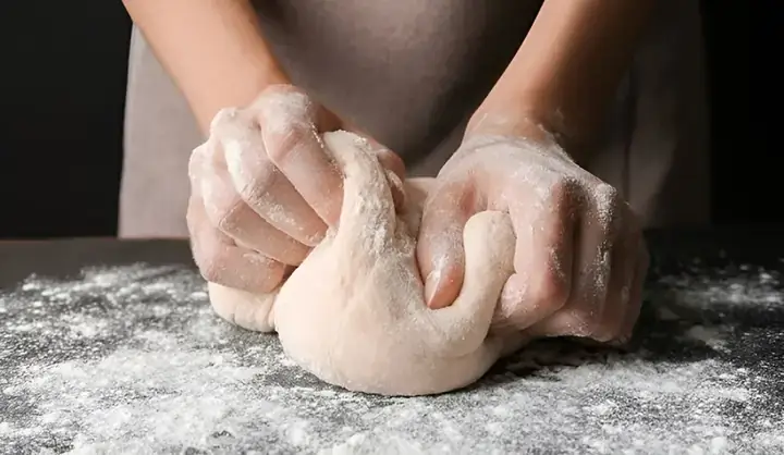 Cách Xử Lý Bột Nếp Bị Nhão: Hướng Dẫn Khắc Phục Cho Người Làm Bánh Tại Nhà Cách Xử Lý Bột Nếp Bị Nhão: Hướng Dẫn Khắc Phục Cho Người Làm Bánh Tại Nhà