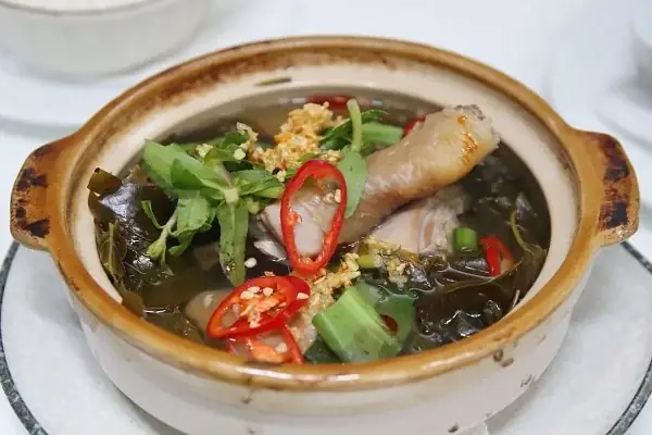 Cách Nấu Canh Chua Gà Lá Giang Đậm Đà, Thanh Mát Cho Gia Đình