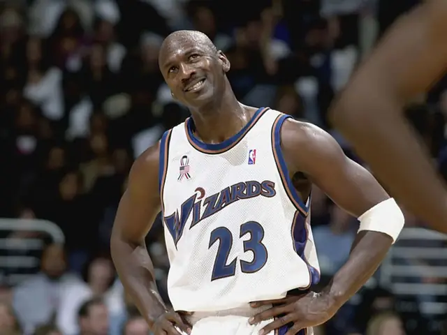 Michael Jordan: Hồ Sơ Cầu Thủ, Thành Tựu Huyền Thoại Và Hành Trình Trở Thành "vua Bóng Rổ" Goat Michael Jordan: Hồ Sơ Cầu Thủ, Thành Tựu Huyền Thoại Và Hành Trình Trở Thành "vua Bóng Rổ" Goat