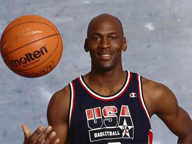Michael Jordan: Hồ Sơ Cầu Thủ, Thành Tựu Huyền Thoại Và Hành Trình Trở Thành "vua Bóng Rổ" Goat Michael Jordan: Hồ Sơ Cầu Thủ, Thành Tựu Huyền Thoại Và Hành Trình Trở Thành "vua Bóng Rổ" Goat
