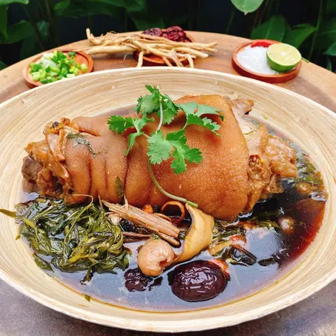 Cách Nấu Chân Chó Hầm Thuốc Bắc – Món Hầm Bổ Dưỡng Cho Người Cần Bồi Bổ
