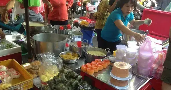 Tổng Hợp Các Quán Chè Heo Quay Ở Sài Gòn: Địa Chỉ Ăn Vặt Chuẩn Vị Từ Huế Tổng Hợp Các Quán Chè Heo Quay Ở Sài Gòn: Địa Chỉ Ăn Vặt Chuẩn Vị Từ Huế