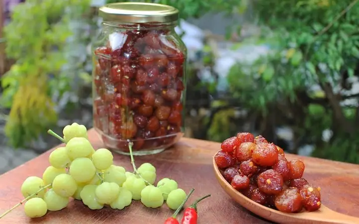 Chùm Ruột Là Quả Gì? Tìm Hiểu Đặc Điểm, Nguồn Gốc Và Món Ngon Từ Loại Quả Nhiệt Đới