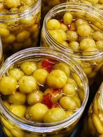 Giải Đáp: Chùm Ruột Ngâm Đường Phèn Trị Bệnh Gì Và Có Tốt Cho Sức Khỏe Không?