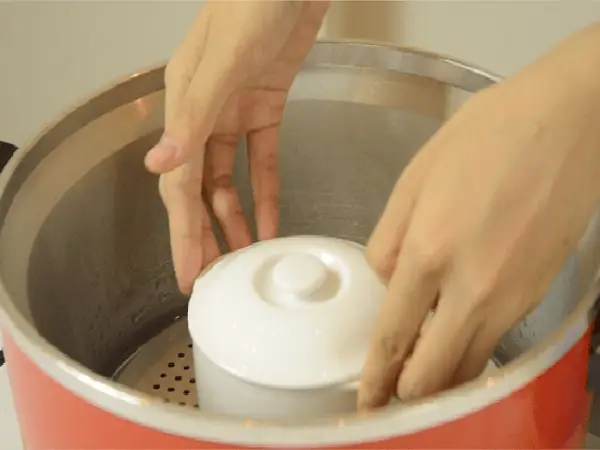 Chưng Cách Thủy Là Gì? Hướng Dẫn Chi Tiết Cách Hấp Cách Thủy Tại Nhà