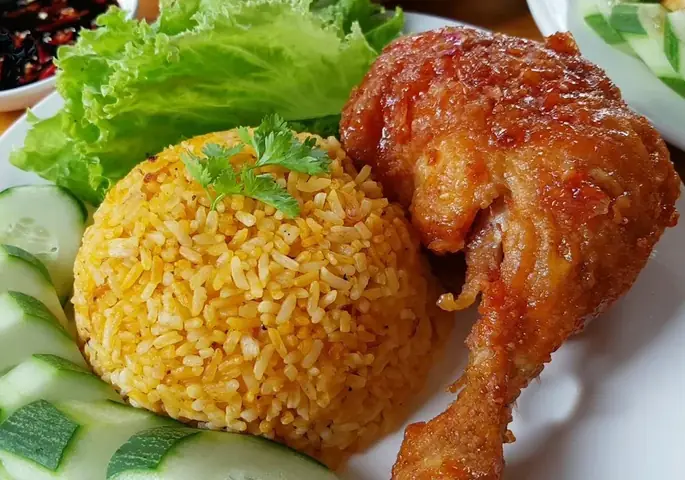 Cách Làm Cơm Gà Chiên Mắm Tỏi Thơm Ngon Đậm Đà Cho Bữa Cơm Nhà Cách Làm Cơm Gà Chiên Mắm Tỏi Thơm Ngon Đậm Đà Cho Bữa Cơm Nhà