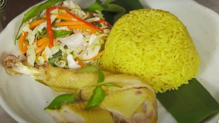 Khám Phá Cơm Gà Xé Phú Yên: Top Quán Ngon Và Cách Làm Chuẩn Vị Xứ Nẫu Khám Phá Cơm Gà Xé Phú Yên: Top Quán Ngon Và Cách Làm Chuẩn Vị Xứ Nẫu