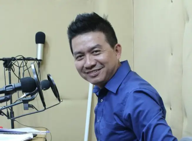 Đạt Phi Là Ai? Tiểu Sử, Sự Nghiệp Đạo Diễn Lồng Tiếng "phù Thủy Lồng Tiếng" Và Cuộc Sống Riêng Tư Đạt Phi Là Ai? Tiểu Sử, Sự Nghiệp Đạo Diễn Lồng Tiếng "phù Thủy Lồng Tiếng" Và Cuộc Sống Riêng Tư