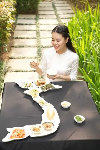 Chef Q (bùi Ngọc Quỳnh) Là Ai? Tiểu Sử Nữ Đầu Bếp Chay Việt Nam Đầu Tiên Tốt Nghiệp Le Cordon Bleu Chef Q (bùi Ngọc Quỳnh) Là Ai? Tiểu Sử Nữ Đầu Bếp Chay Việt Nam Đầu Tiên Tốt Nghiệp Le Cordon Bleu