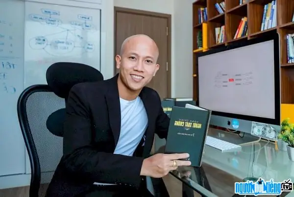 Lê Chí Linh Là Ai? Tiểu Sử, Sự Nghiệp Doanh Nhân - Diễn Giả Và Những Tranh Cãi Nổi Bật Lê Chí Linh Là Ai? Tiểu Sử, Sự Nghiệp Doanh Nhân - Diễn Giả Và Những Tranh Cãi Nổi Bật