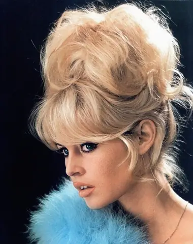Tiểu Sử Diễn Viên Brigitte Bardot – Sự Nghiệp, Cuộc Đời Và Di Sản Điện Ảnh Pháp Tiểu Sử Diễn Viên Brigitte Bardot – Sự Nghiệp, Cuộc Đời Và Di Sản Điện Ảnh Pháp