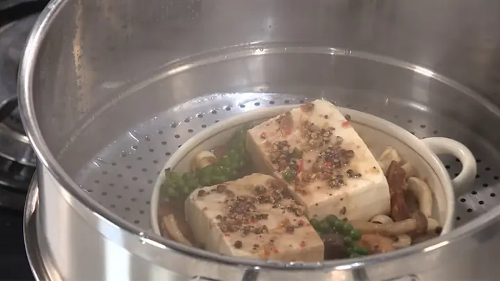 Giải Đáp Đun Cách Thủy Là Gì: Phương Pháp Nấu Chín Thực Phẩm Bằng Hơi Nước Cho Bếp Gia Đình