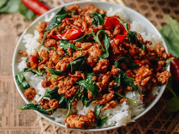 Cách Làm Gà Xào Húng Quế Kiểu Thái Thơm Ngon, Nhanh Gọn Cho Bữa Cơm Nhà