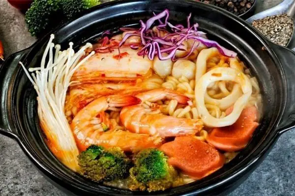 Tổng Hợp Gia Vị Nấu Mì Cay Cơ Bản Và Nước Sốt Chuẩn Vị Hàn Quốc Tại Nhà