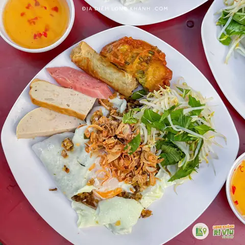 Chiêm Ngưỡng Hình Ảnh Bánh Cuốn Nóng: Đặc Điểm Trực Quan Và Biến Thể Món Ăn Cho Thực Khách Chiêm Ngưỡng Hình Ảnh Bánh Cuốn Nóng: Đặc Điểm Trực Quan Và Biến Thể Món Ăn Cho Thực Khách