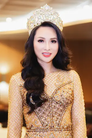 Hoa Hậu Vicky Đinh (đinh Thị Hương Giang): Tiểu Sử, Danh Xưng, Sự Nghiệp & Phong Cách Thời Trang Hoa Hậu Vicky Đinh (đinh Thị Hương Giang): Tiểu Sử, Danh Xưng, Sự Nghiệp & Phong Cách Thời Trang