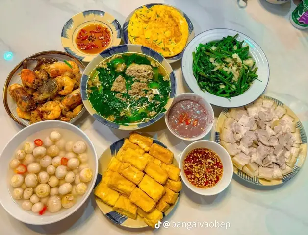 Học Cách Nấu Những Món Ăn Ngon Dễ Làm Hàng Ngày Cho Gia Đình Học Cách Nấu Những Món Ăn Ngon Dễ Làm Hàng Ngày Cho Gia Đình