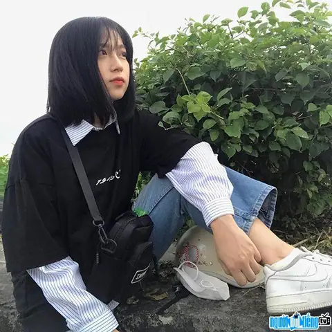 Hotface Nguyễn Hằng Là Ai? Hồ Sơ, Sự Nghiệp Và Các Kênh Mạng Xã Hội Của "nàng Thơ" Quế Hằng