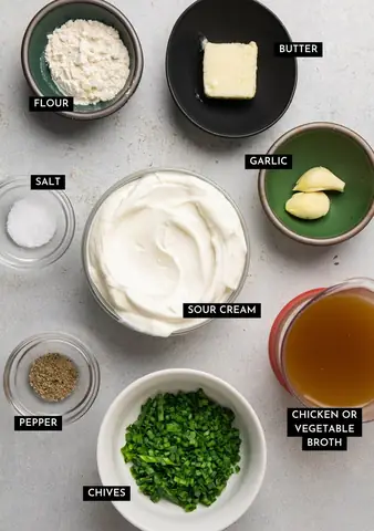 How To Make Sour Cream Sauce In 5–10 Minutes With Pantry Ingredients