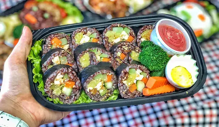 Giải Đáp Kimbap Chiên Bao Nhiêu Calo Và Các Yếu Tố Ảnh Hưởng Đến Lượng Năng Lượng Giải Đáp Kimbap Chiên Bao Nhiêu Calo Và Các Yếu Tố Ảnh Hưởng Đến Lượng Năng Lượng