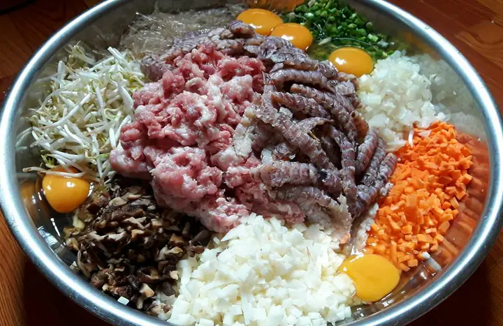 Hướng Dẫn Kinh Nghiệm Làm Nem Hải Sản Giòn Rụm Tại Nhà Chuẩn Vị