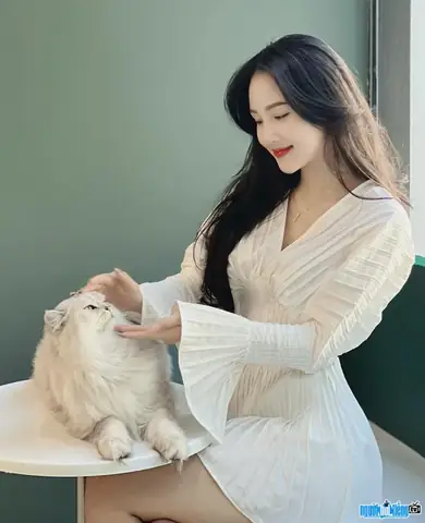 Tiểu Sử Kol Hà Lê Bích Phượng: Hồ Sơ Cá Nhân, Sự Nghiệp & Các Kênh Mạng Xã Hội Chính Chủ