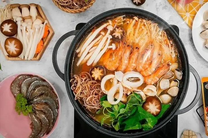 Cách Nấu Lẩu Thập Cẩm Chua Cay Thơm Ngon Như Ngoài Hàng Tại Nhà