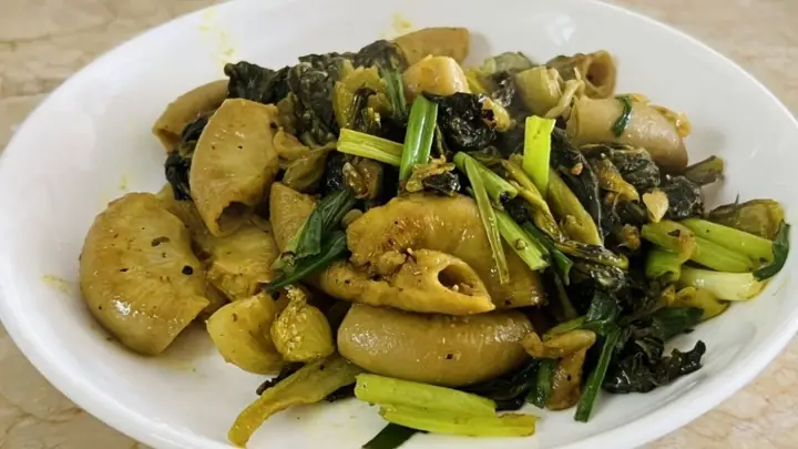 Cách Làm Món Lòng Bò Xào Dưa Chua Giòn Ngon, Không Dai Tại Nhà