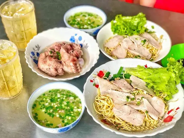 Khám Phá Mì Xí Mứng Tân Vạn: Địa Chỉ, Lịch Sử Và Trải Nghiệm Ẩm Thực Tại Biên Hòa Khám Phá Mì Xí Mứng Tân Vạn: Địa Chỉ, Lịch Sử Và Trải Nghiệm Ẩm Thực Tại Biên Hòa