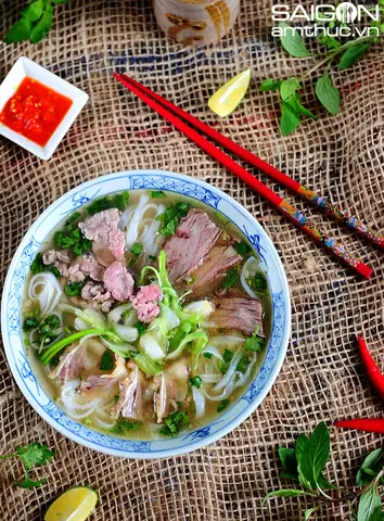 Cách Nấu Phở Bò Ngon Đơn Giản Tại Nhà Cho Người Mới Bắt Đầu