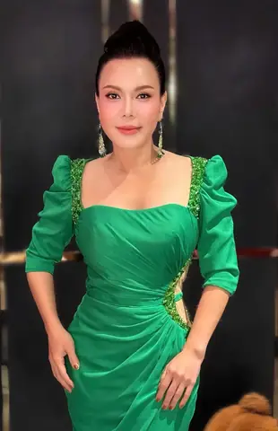 Tiểu Sử Việt Hương: Hành Trình Nghề Nghiệp, Gia Đình Và Những Tin Tức Mới Nhất Về Nữ Danh Hài "quái Kiệt" Tiểu Sử Việt Hương: Hành Trình Nghề Nghiệp, Gia Đình Và Những Tin Tức Mới Nhất Về Nữ Danh Hài "quái Kiệt"