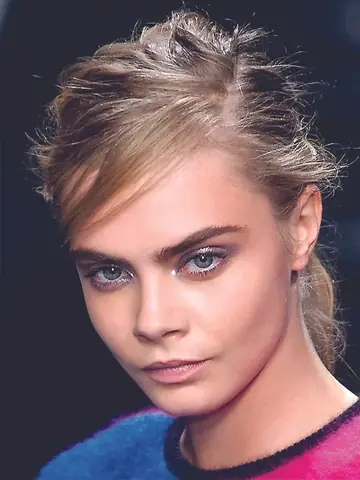 Hồ Sơ Cara Delevingne: Từ Siêu Mẫu Victoria's Secret Đến Diễn Viên Hollywood Và Hành Trình Phục Hồi Hồ Sơ Cara Delevingne: Từ Siêu Mẫu Victoria's Secret Đến Diễn Viên Hollywood Và Hành Trình Phục Hồi