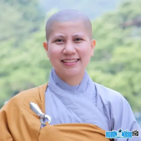 Sư Cô Giác Lệ Hiếu: Tiểu Sử, Thành Tựu Tiến Sĩ Phật Học Đệ Đông Cực & Các Kênh Truyền Pháp Online