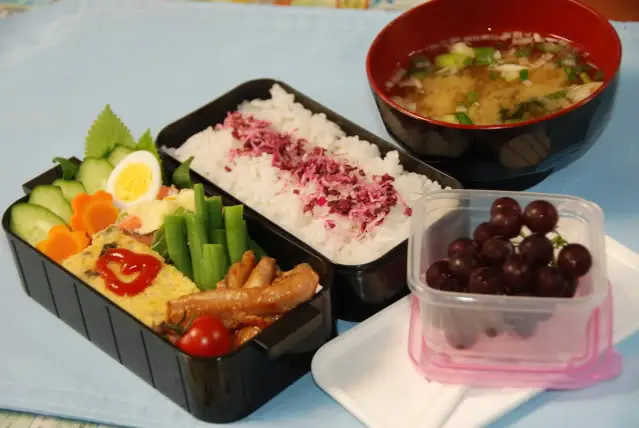 Gợi Ý Những Món Ăn Mang Đi Làm: Hộp Cơm Văn Phòng Đa Dạng, Nhanh Gọn Cho Dân Công Sở