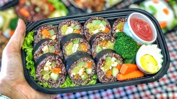 Gợi Ý Những Món Ăn Mang Đi Làm: Hộp Cơm Văn Phòng Đa Dạng, Nhanh Gọn Cho Dân Công Sở